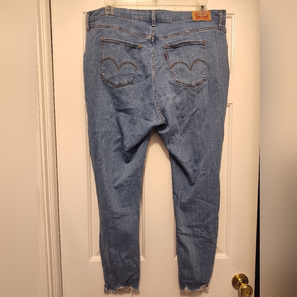 Levi Strauss Distressed Skinny Jeans - Picture 4 of 12